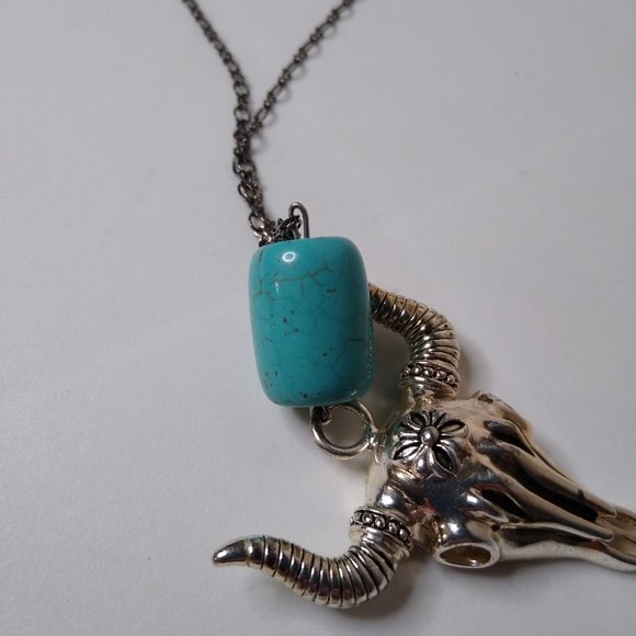 Bull Skull Pendant Necklace - Picture 4 of 16